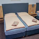 Hotel Zlatá Labuť 3*