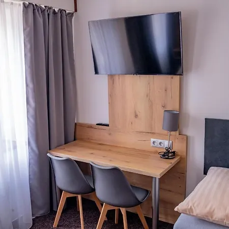 Hotel Zlata Labut 3*