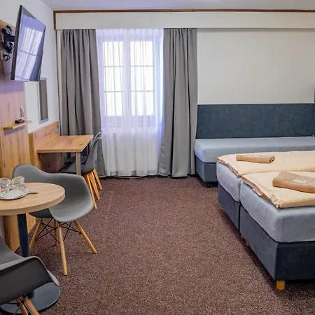 Zlata Labut Hotel Kraliky