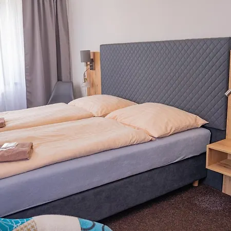 Zlata Labut Hotel Kraliky