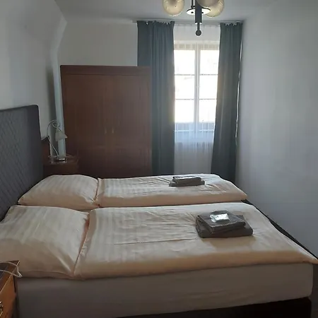 Zlata Labut فندق Králíky