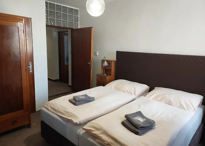 Hotel Zlata Labut 3*